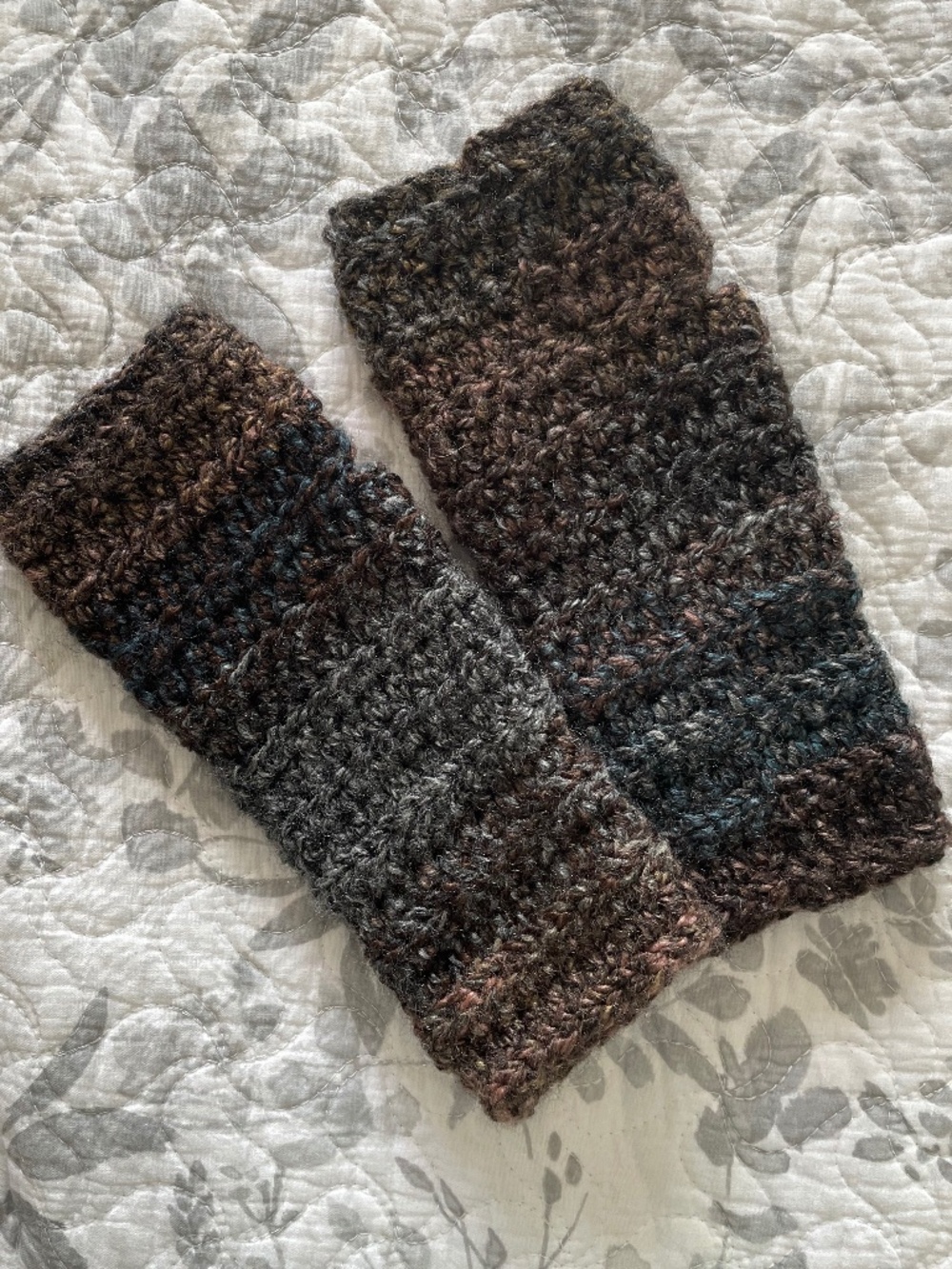 EUC Handmade Women’s Fingerless Mitts in Textured Earth-Tone Crochet Stitch